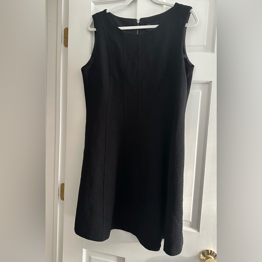 Just Taylor Black Shift Dress